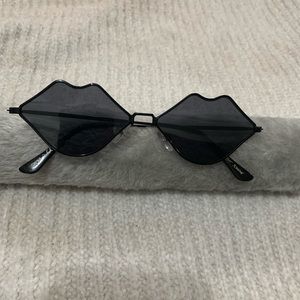 Kiss sunglasses-Betsey Johnson